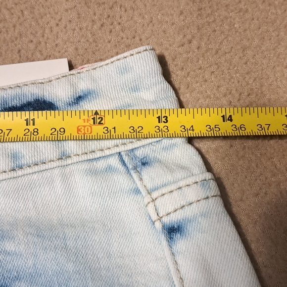 Vince Blue Women's Bermuda Shorts Size 3.. High Waist.. Distressed - Picture 6 of 8